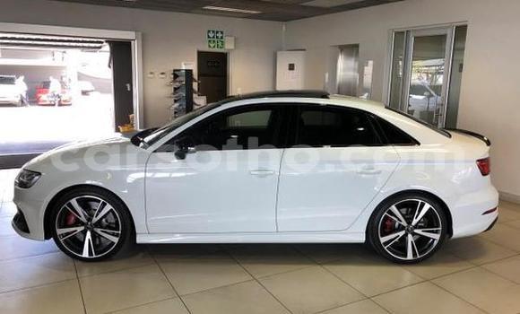 Sayi Na hannu Audi RS3 White Mota in Butha–Buthe a Thaba-Tseka Sayi Na hannu Audi RS3 White Mota in Butha–Buthe a Thaba-Tseka