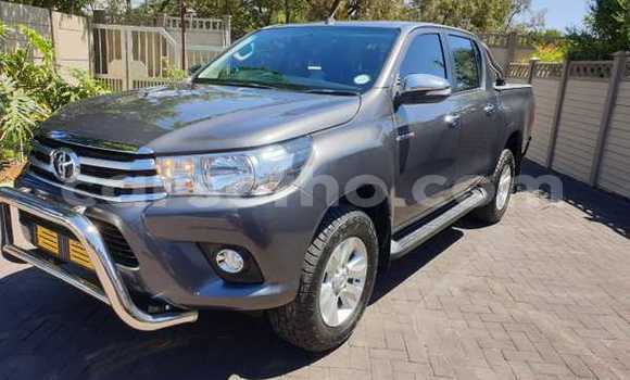 Acheter Occasion Voiture Toyota Hilux Beige à Hlotse, Leribe Acheter Occasion Voiture Toyota Hilux Beige à Hlotse, Leribe