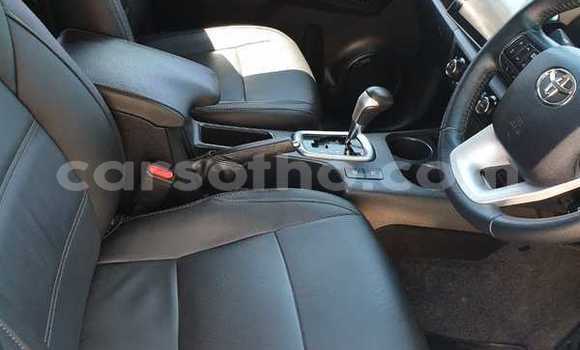 Acheter Occasion Voiture Toyota Hilux Beige à Hlotse, Leribe Acheter Occasion Voiture Toyota Hilux Beige à Hlotse, Leribe
