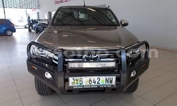 Sayi Na hannu Toyota Hilux Silver Mota in Hlotse a Leribe Sayi Na hannu Toyota Hilux Silver Mota in Hlotse a Leribe