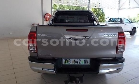 Sayi Na hannu Toyota Hilux Silver Mota in Hlotse a Leribe Sayi Na hannu Toyota Hilux Silver Mota in Hlotse a Leribe