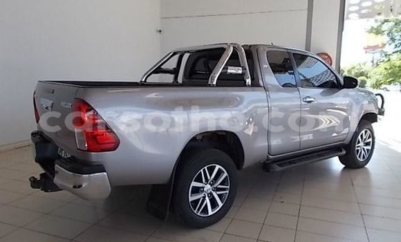 Sayi Na hannu Toyota Hilux Silver Mota in Hlotse a Leribe Sayi Na hannu Toyota Hilux Silver Mota in Hlotse a Leribe