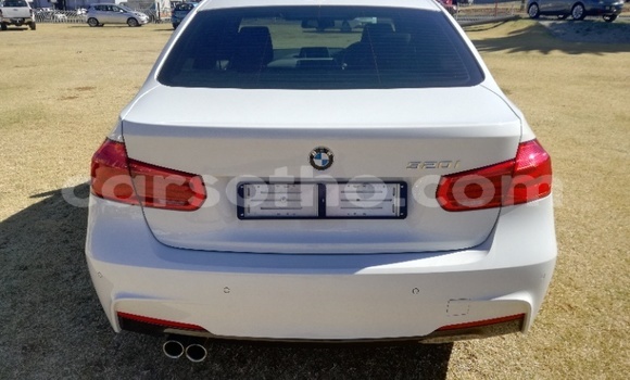 Acheter Occasion Voiture BMW 3–Series Blanc à Maseru, Maseru Acheter Occasion Voiture BMW 3–Series Blanc à Maseru, Maseru