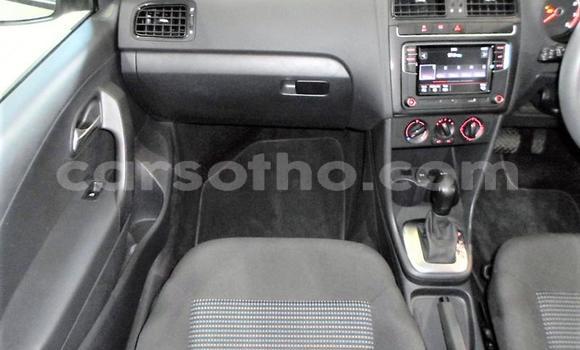 Acheter Occasion Voiture Volkswagen Polo Blanc à Maseru, Maseru Acheter Occasion Voiture Volkswagen Polo Blanc à Maseru, Maseru