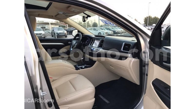 Big with watermark toyota highlander maseru import dubai 13615