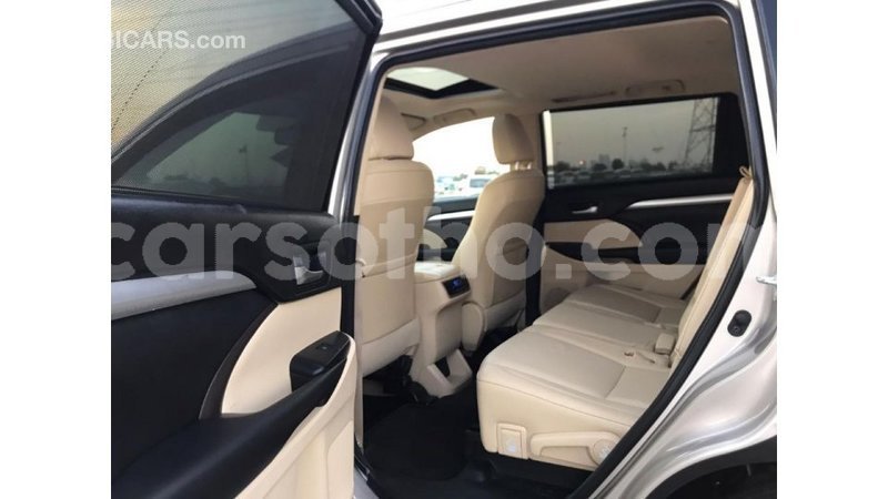 Big with watermark toyota highlander maseru import dubai 13615