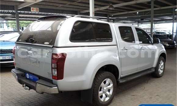 Sayi Na hannu Isuzu KB Silver Mota in Maseru a Maseru Sayi Na hannu Isuzu KB Silver Mota in Maseru a Maseru