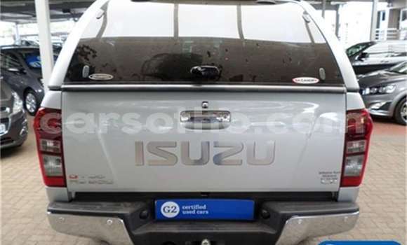 Sayi Na hannu Isuzu KB Silver Mota in Maseru a Maseru Sayi Na hannu Isuzu KB Silver Mota in Maseru a Maseru