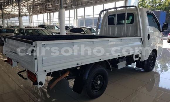 اشتري مستعمل Hyundai H200 White سيارة في Maseru في Maseru اشتري مستعمل Hyundai H200 White سيارة في Maseru في Maseru