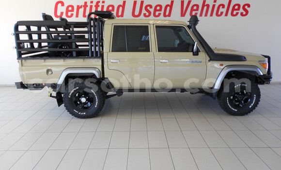 اشتري مستعمل Toyota Land Cruiser Beige سيارة في Maseru في Maseru اشتري مستعمل Toyota Land Cruiser Beige سيارة في Maseru في Maseru