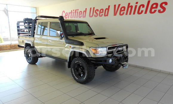 اشتري مستعمل Toyota Land Cruiser Beige سيارة في Maseru في Maseru اشتري مستعمل Toyota Land Cruiser Beige سيارة في Maseru في Maseru