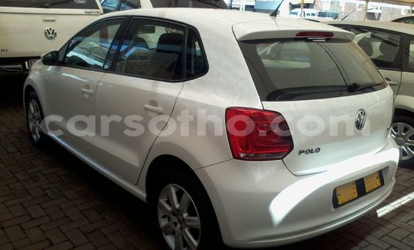 Sayi Na hannu Volkswagen Polo White Mota in Peka a Leribe Sayi Na hannu Volkswagen Polo White Mota in Peka a Leribe
