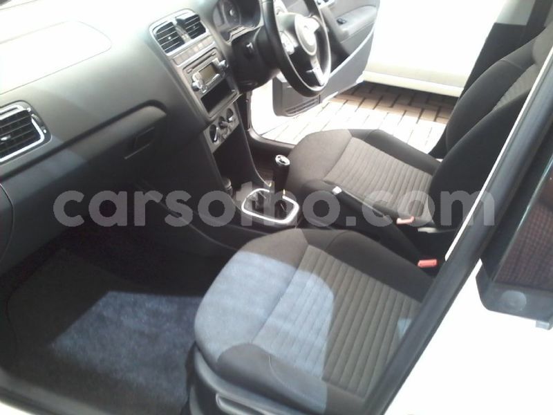 Big with watermark volkswagen polo leribe peka 13642