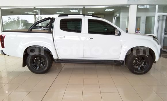 Buy Used Isuzu KB White Car in Maseru in Maseru Buy Used Isuzu KB White Car in Maseru in Maseru