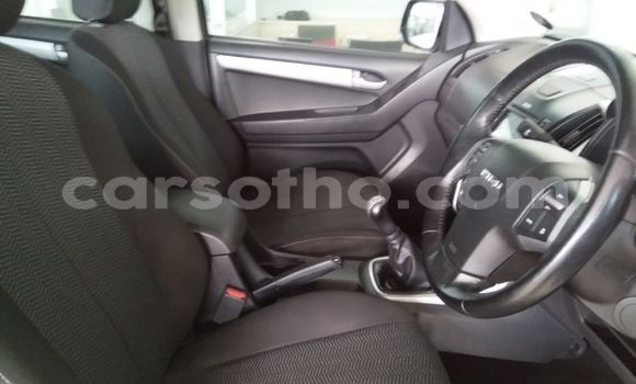 Buy Used Isuzu KB White Car in Maseru in Maseru Buy Used Isuzu KB White Car in Maseru in Maseru