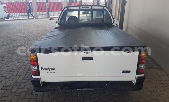 Buy Used Ford B-MAX White Car in Mafeteng in Mafeteng Buy Used Ford B-MAX White Car in Mafeteng in Mafeteng