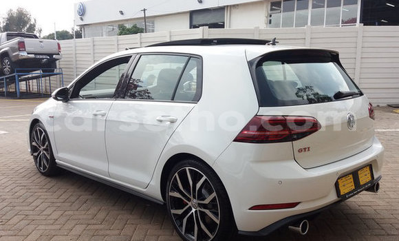 اشتري مستعمل Volkswagen Golf GTI White سيارة في Butha Buthe في Butha-Buthe اشتري مستعمل Volkswagen Golf GTI White سيارة في Butha Buthe في Butha-Buthe