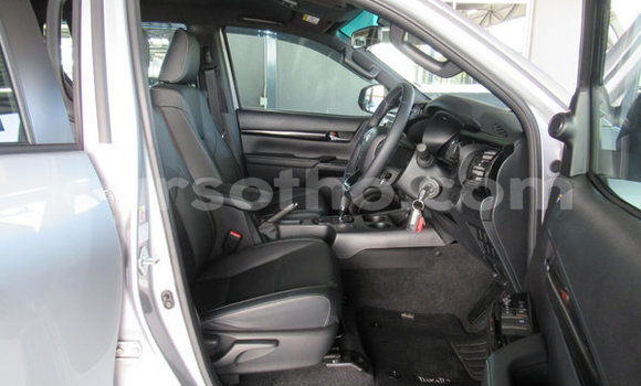 Buy Used Toyota Hilux Silver Car in Maseru in Maseru Buy Used Toyota Hilux Silver Car in Maseru in Maseru