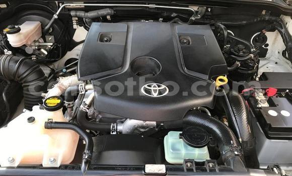 اشتري مستعمل Toyota Hilux White سيارة في Hlotse في Leribe اشتري مستعمل Toyota Hilux White سيارة في Hlotse في Leribe