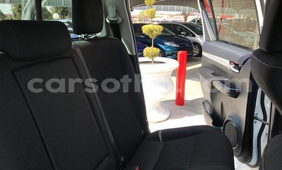 اشتري مستعمل Toyota Hilux White سيارة في Hlotse في Leribe اشتري مستعمل Toyota Hilux White سيارة في Hlotse في Leribe