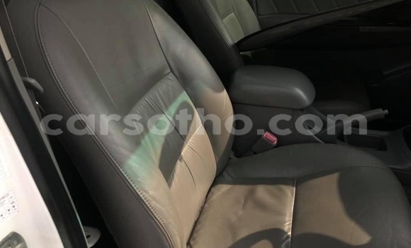 Acheter Occasion Voiture Toyota Hilux Blanc à Maputsoe, Leribe Acheter Occasion Voiture Toyota Hilux Blanc à Maputsoe, Leribe