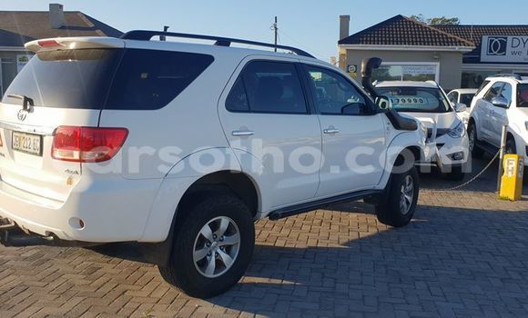 اشتري مستعمل Toyota Fortuner White سيارة في Hlotse في Leribe اشتري مستعمل Toyota Fortuner White سيارة في Hlotse في Leribe