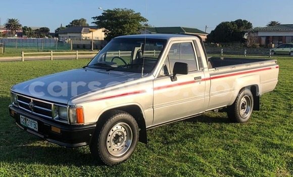 Acheter Occasion Voiture Toyota Hilux Gris à Butha–Buthe, Thaba-Tseka Acheter Occasion Voiture Toyota Hilux Gris à Butha–Buthe, Thaba-Tseka