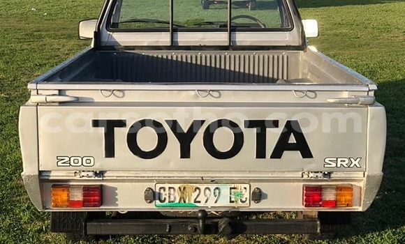 Acheter Occasion Voiture Toyota Hilux Gris à Butha–Buthe, Thaba-Tseka Acheter Occasion Voiture Toyota Hilux Gris à Butha–Buthe, Thaba-Tseka