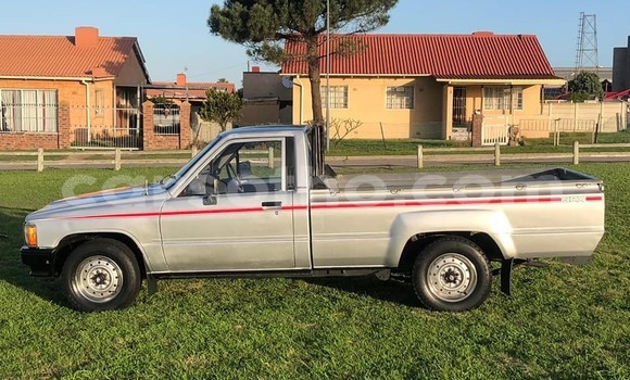 Acheter Occasion Voiture Toyota Hilux Gris à Butha–Buthe, Thaba-Tseka Acheter Occasion Voiture Toyota Hilux Gris à Butha–Buthe, Thaba-Tseka