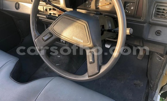 Acheter Occasion Voiture Toyota Hilux Gris à Butha–Buthe, Thaba-Tseka Acheter Occasion Voiture Toyota Hilux Gris à Butha–Buthe, Thaba-Tseka