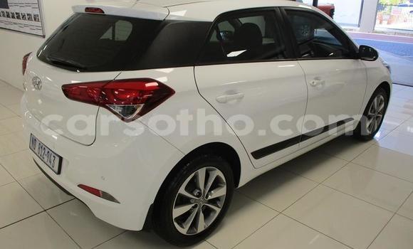 Sayi Na hannu Hyundai i20 White Mota in Maseru a Maseru Sayi Na hannu Hyundai i20 White Mota in Maseru a Maseru