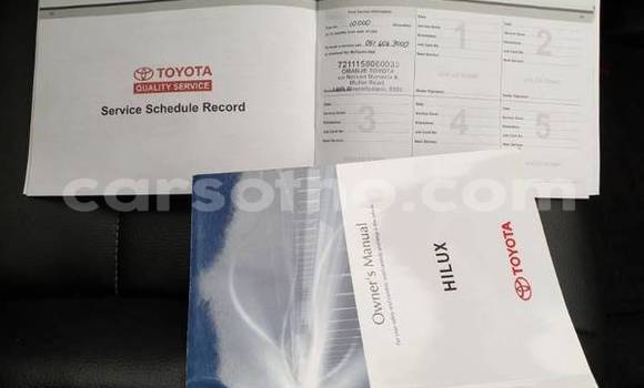 Sayi Na hannu Toyota Hilux White Mota in Mafeteng a Mafeteng Sayi Na hannu Toyota Hilux White Mota in Mafeteng a Mafeteng