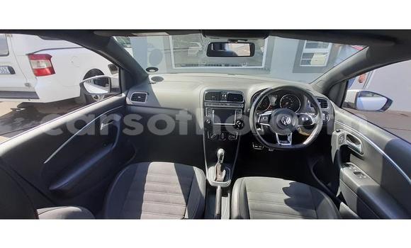 Acheter Occasion Voiture Volkswagen Polo Rouge à Hlotse, Leribe Acheter Occasion Voiture Volkswagen Polo Rouge à Hlotse, Leribe