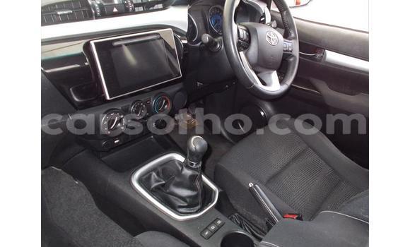 Buy Used Toyota Hilux White Car in Maseru in Maseru Buy Used Toyota Hilux White Car in Maseru in Maseru