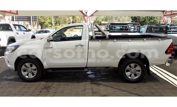 Buy Used Toyota Hilux White Car in Maseru in Maseru Buy Used Toyota Hilux White Car in Maseru in Maseru