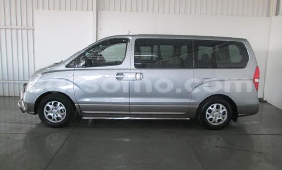 Buy Used Hyundai H1 Silver Car in Hlotse in Leribe Buy Used Hyundai H1 Silver Car in Hlotse in Leribe