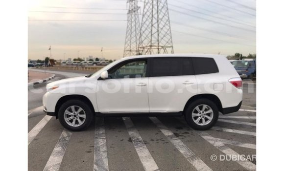 Buy Import Toyota Highlander White Car in Import - Dubai in Maseru Buy Import Toyota Highlander White Car in Import - Dubai in Maseru