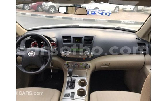 Buy Import Toyota Highlander White Car in Import - Dubai in Maseru Buy Import Toyota Highlander White Car in Import - Dubai in Maseru