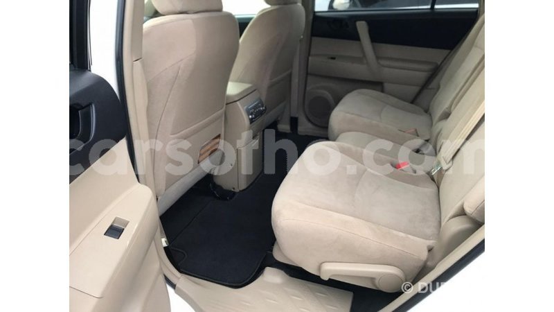 Big with watermark toyota highlander maseru import dubai 13725