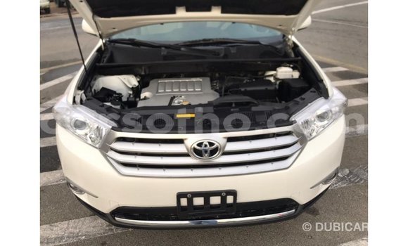 Buy Import Toyota Highlander White Car in Import - Dubai in Maseru Buy Import Toyota Highlander White Car in Import - Dubai in Maseru