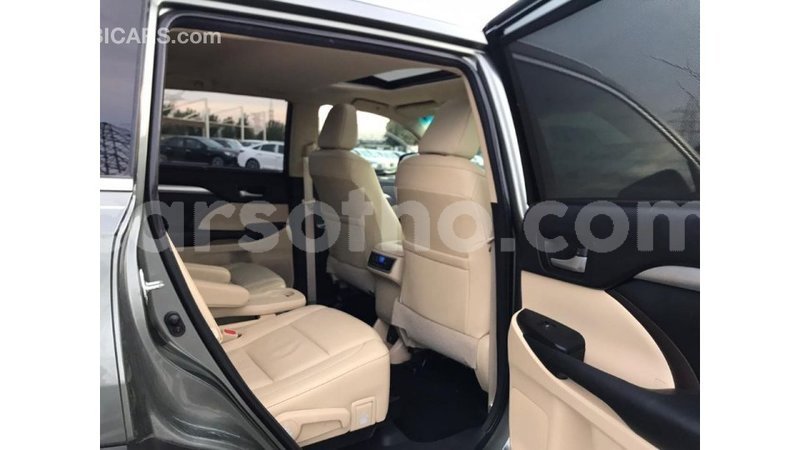 Big with watermark toyota highlander maseru import dubai 13726