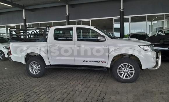 Sayi Na hannu Toyota Hilux White Mota in Butha Buthe a Butha-Buthe Sayi Na hannu Toyota Hilux White Mota in Butha Buthe a Butha-Buthe