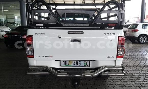 Sayi Na hannu Toyota Hilux White Mota in Butha Buthe a Butha-Buthe Sayi Na hannu Toyota Hilux White Mota in Butha Buthe a Butha-Buthe