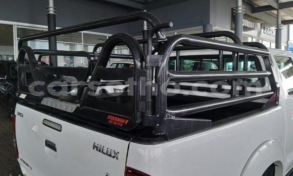 Sayi Na hannu Toyota Hilux White Mota in Butha Buthe a Butha-Buthe Sayi Na hannu Toyota Hilux White Mota in Butha Buthe a Butha-Buthe