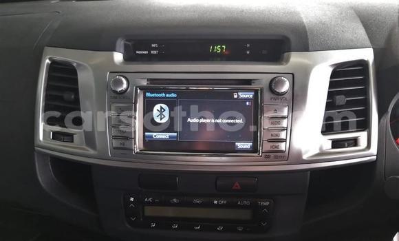 Sayi Na hannu Toyota Hilux White Mota in Butha Buthe a Butha-Buthe Sayi Na hannu Toyota Hilux White Mota in Butha Buthe a Butha-Buthe