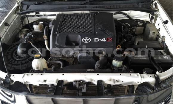 Sayi Na hannu Toyota Hilux White Mota in Butha Buthe a Butha-Buthe Sayi Na hannu Toyota Hilux White Mota in Butha Buthe a Butha-Buthe
