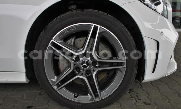 Sayi Na hannu Mercedes-Benz C–Class White Mota in Butha Buthe a Butha-Buthe Sayi Na hannu Mercedes-Benz C–Class White Mota in Butha Buthe a Butha-Buthe