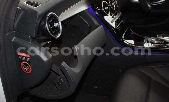 Sayi Na hannu Mercedes-Benz C–Class White Mota in Butha Buthe a Butha-Buthe Sayi Na hannu Mercedes-Benz C–Class White Mota in Butha Buthe a Butha-Buthe