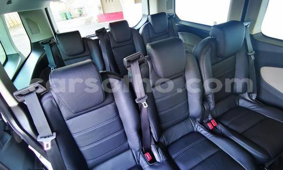 Acheter Occasion Voiture Ford Tourneo Custom Bleu à Maseru, Maseru Acheter Occasion Voiture Ford Tourneo Custom Bleu à Maseru, Maseru