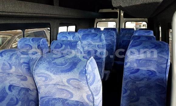 Acheter Occasion Voiture Volkswagen Caravelle Blanc à Maseru, Maseru Acheter Occasion Voiture Volkswagen Caravelle Blanc à Maseru, Maseru